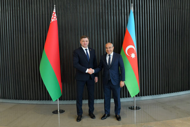 Mikayıl Cabbarov belaruslu nazirlərlə iki ölkə arasında iqtisadi əlaqələrin möhkəmliyini müzakirə edib